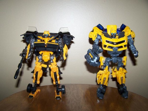 In Hand Images High Octane Bumblebe, 1967 Bumblebee, Slug, Scorn Deluxe Transformers Age Of Extinction Toys  (9 of 50)